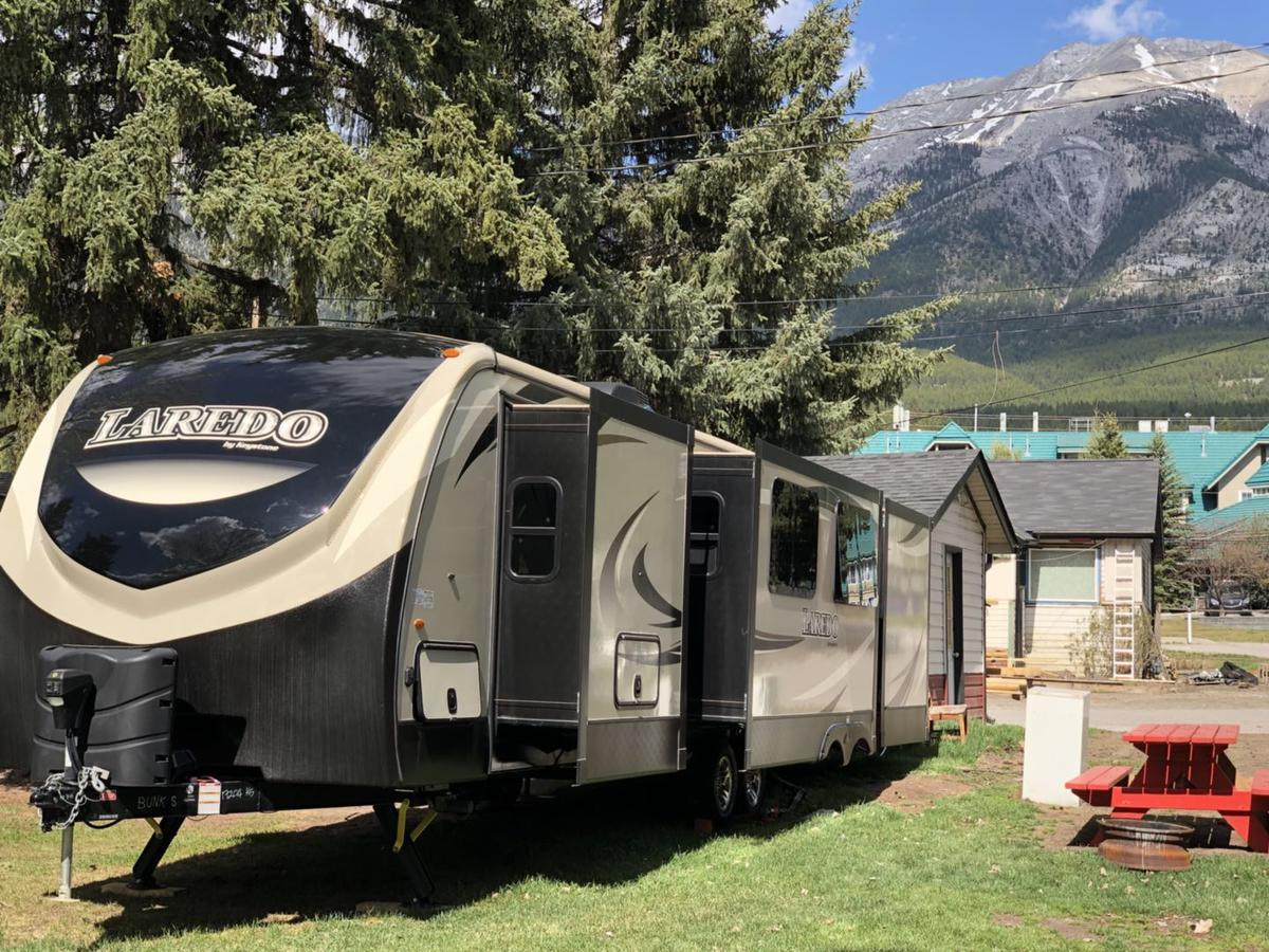 Rundle Mountain Rv Park Hotel Canmore Ngoại thất bức ảnh
