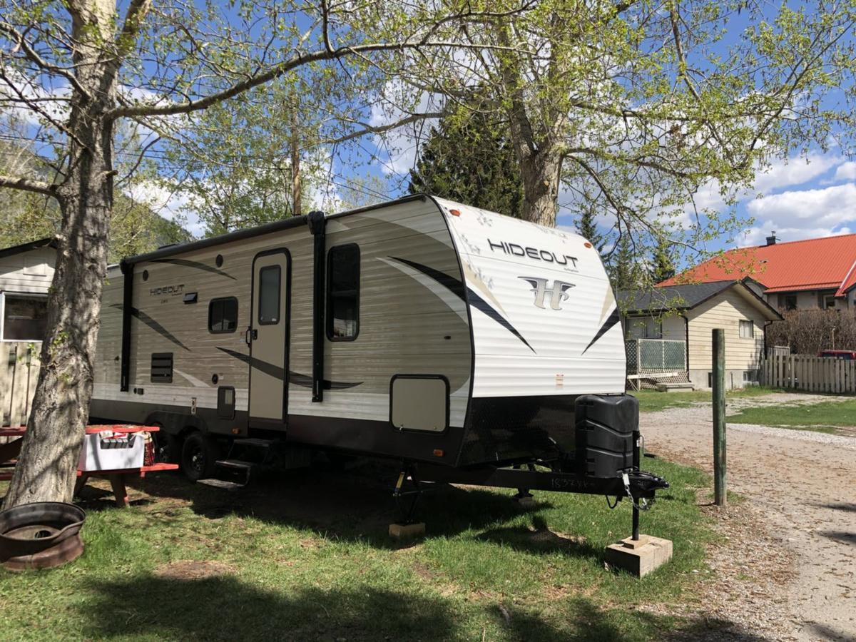 Rundle Mountain Rv Park Hotel Canmore Ngoại thất bức ảnh